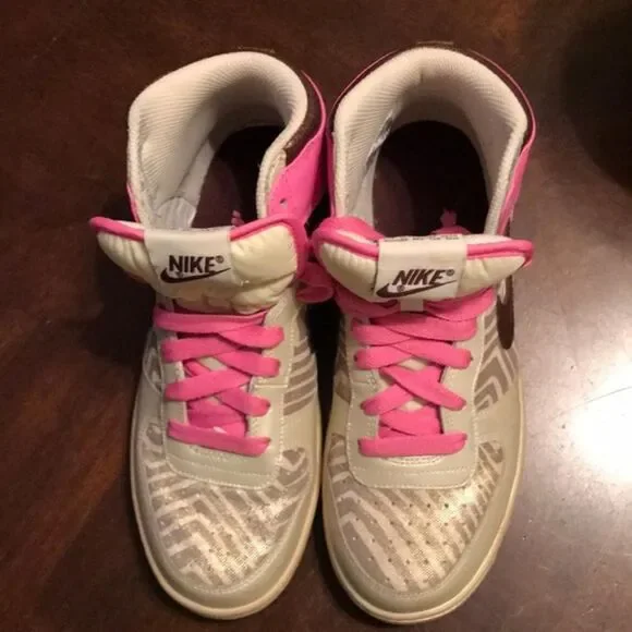 Nike Women's Pink and Tan Trainers - Picture 4 of 4